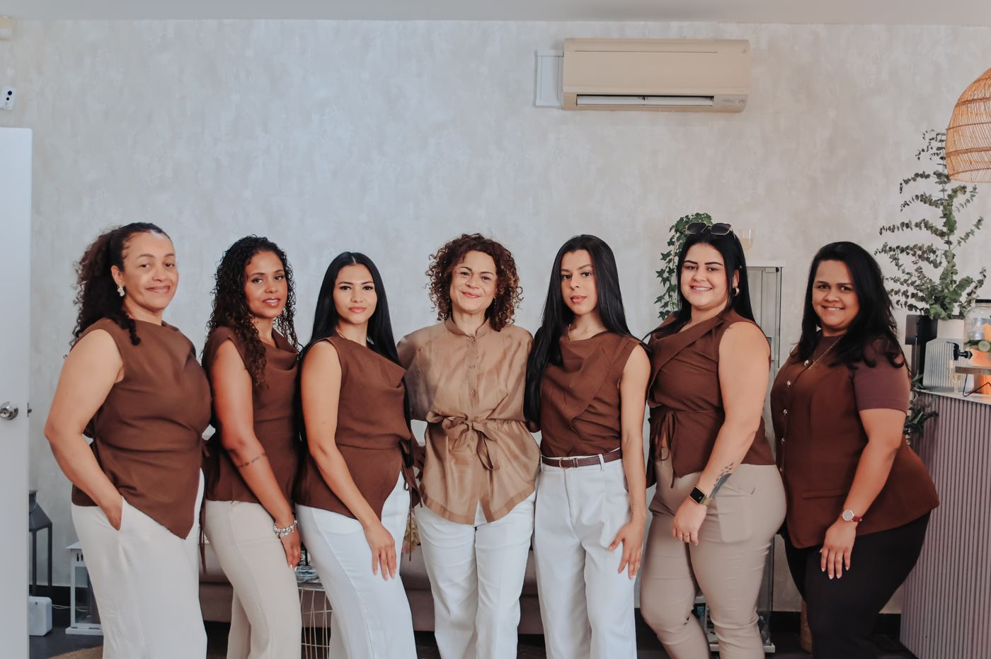 Equipa da Una Beauty, esteticistas uniformizadas no salão